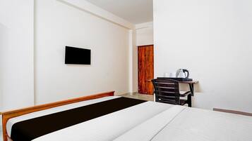 1 Schlafzimmer, Schreibtisch, Bettwäsche