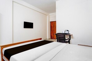 1 Schlafzimmer, Schreibtisch, Bettwäsche