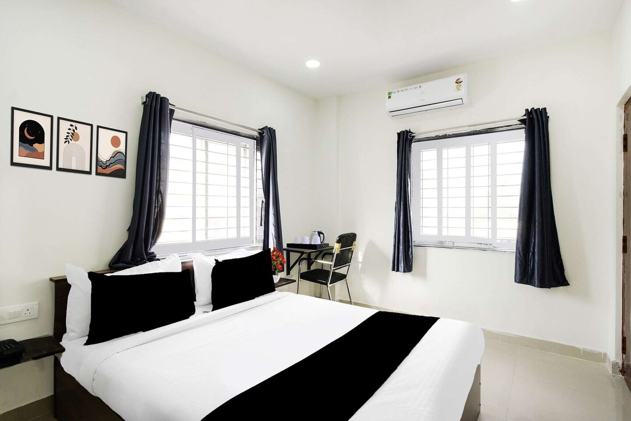 1 bedroom, desk, bed sheets