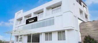 Townhouse Tender Village Seven Seas