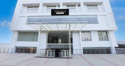 Townhouse Tender Village Seven Seas