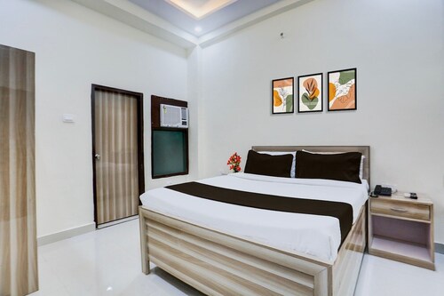 Collection O kalyanpur metro station