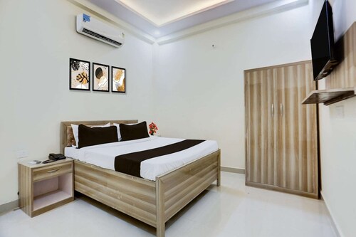 Collection O kalyanpur metro station