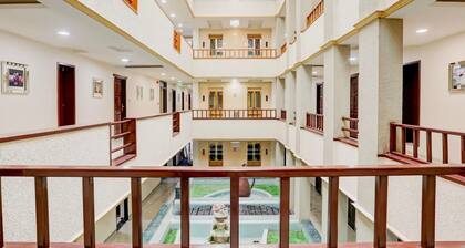 Palette Hotel And Resort Anand