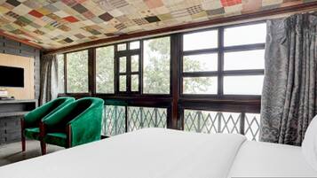 1 bedroom, desk, free WiFi, bed sheets