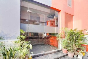 Unclassified image, 4 of 26, button - Collection Maithli Marg Sector 55 Noida (Noida)