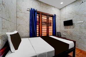 1 dormitorio, escritorio, ropa de cama