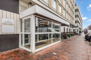 Nicht klassifiziertes Bild, 2 von 28, Schaltfläche