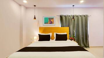 1 chambre, bureau, draps fournis