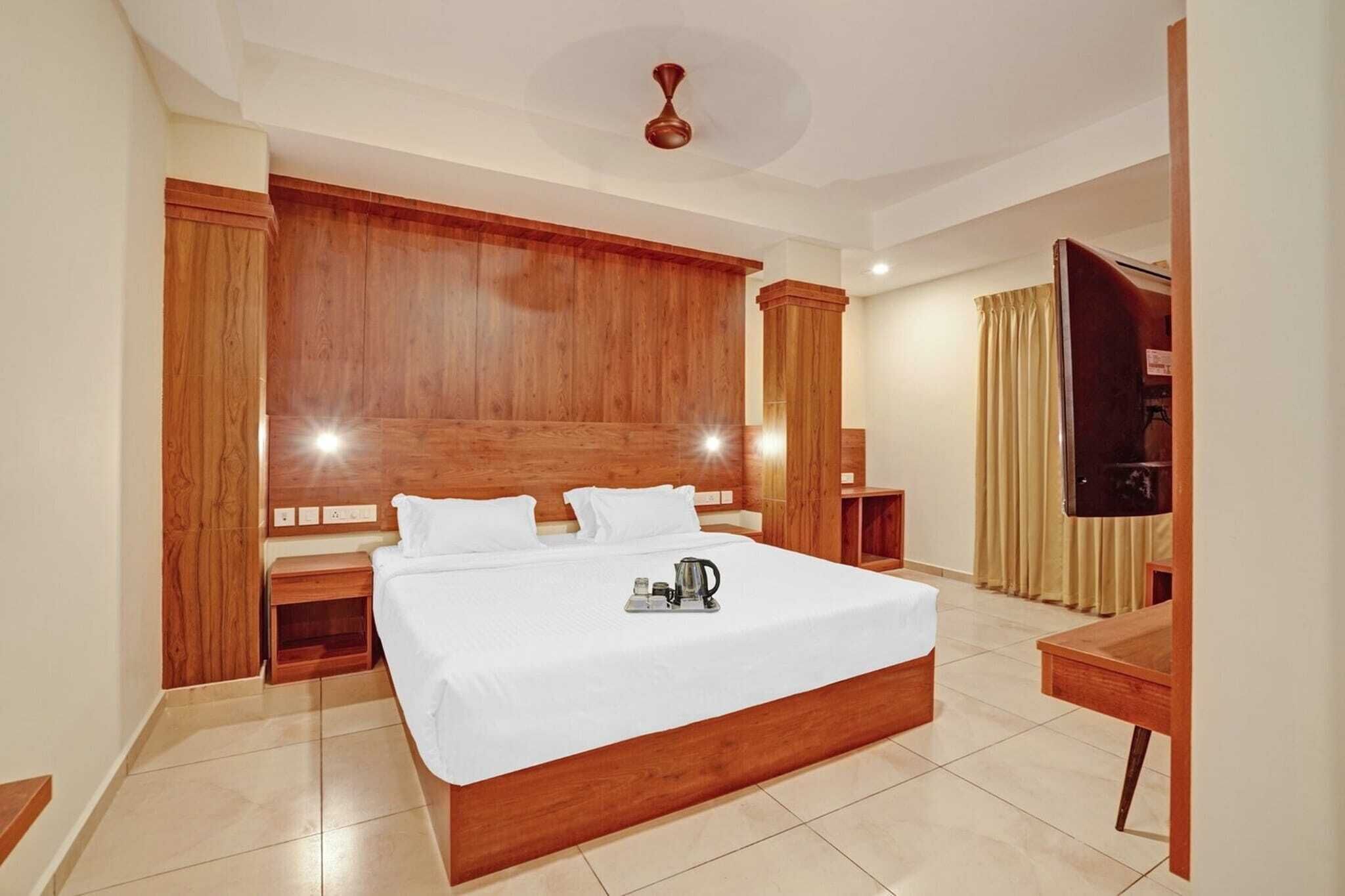 1 slaapkamer, een bureau, beddengoed