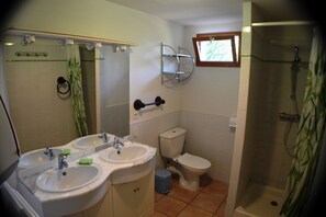 Shower - Villa La Treille 1 for 8 people (Grospierres)