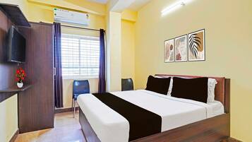 1 bedroom, desk, bed sheets