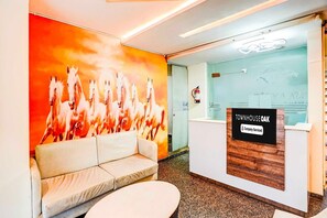 Lobby - Townhouse Oak Pitampura West Enclave (Delhi)