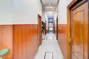 Luokittelematon kuva, 2 kautta 25, painike