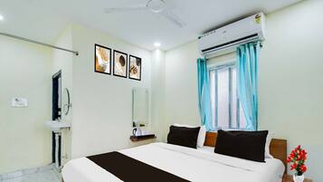 Schreibtisch, kostenloses WLAN, Bettwäsche