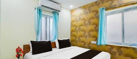 Työpöytä, ilmainen Wi-Fi, vuodevaatteet