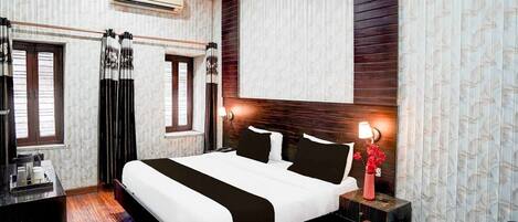 1 bedroom, desk, free WiFi, bed sheets
