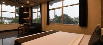 Collection O AIIMS Kolkata Tanishq Inn