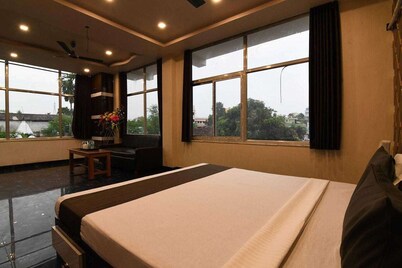 Collection O AIIMS Kolkata Tanishq Inn