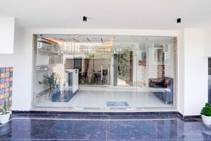 Unclassified image, 3 of 28, button - Collection O Sector 143B Noida (Noida)