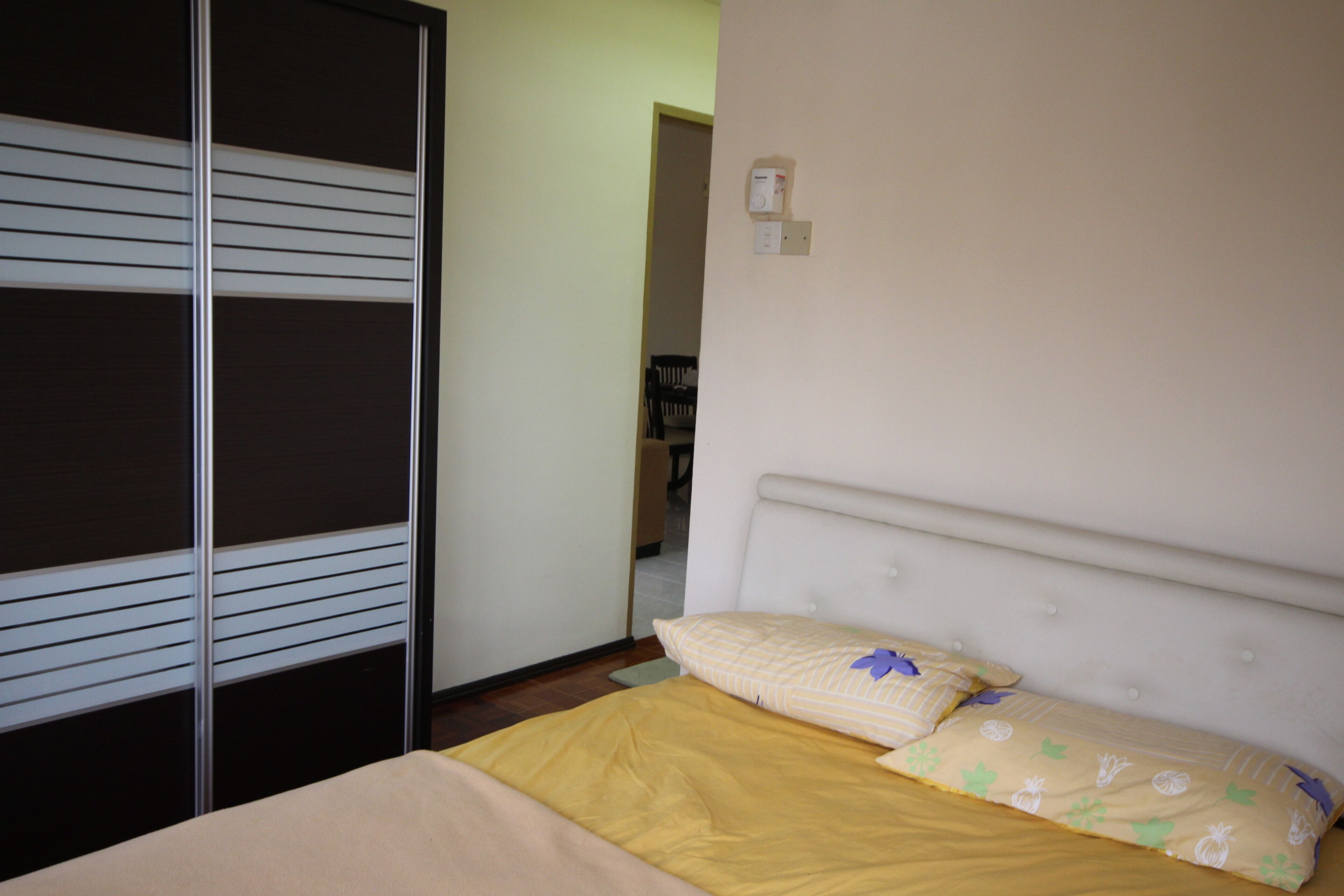 3 chambres, fer et planche à repasser, Wi-Fi, draps fournis
