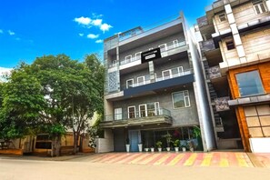 Unclassified image, 4 of 27, button - Townhouse Oak Rohini Sector 23 (Delhi)