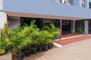 Unclassified image, 4 of 28, button - Collection O RTC Complex Gurudwara (Visakhapatnam)