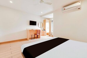 Unclassified image, 3 of 19, button - Collection O Visakhapatnam (Visakhapatnam)