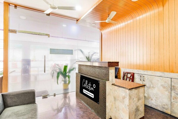 Unclassified image, 1 of 19, button - Collection O Visakhapatnam (Visakhapatnam)