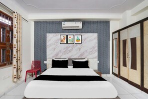 1 soverom, skrivebord, wi-fi (inkludert) og sengetøy