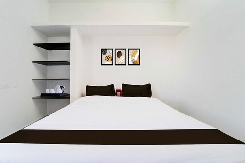 Collection O Neelambur Near PSG ITech