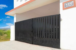 Luokittelematon kuva, 3 kautta 20, painike