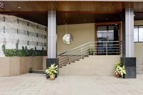 Collection O Ghodbunder Road Company Serviced