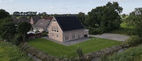 Esterni