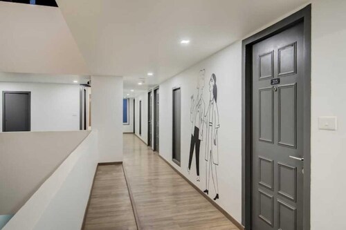 Collection O MG Road Pune