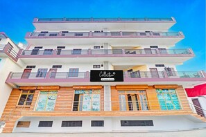 Unclassified image, 4 of 18, button - Collection O Vidhan Sabha Chowk (Dehradun)