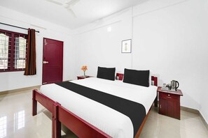 Unclassified image, 2 of 21, button - Collection O Sultan Bathery (Wayanad)