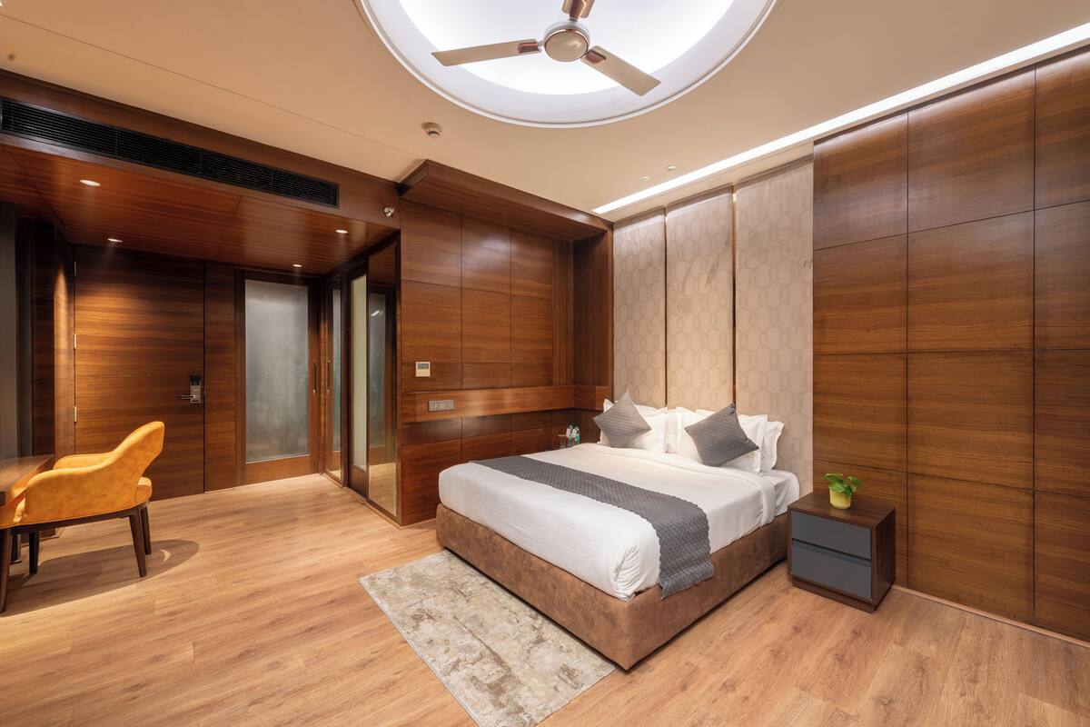 Family Room, City View | Free WiFi