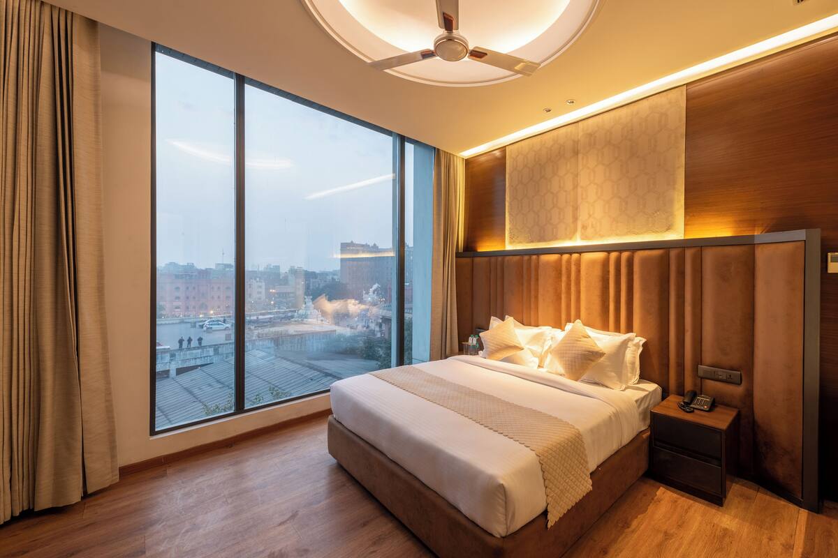 Luxury Room | Free WiFi