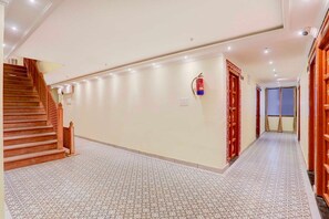 Interior - Townhouse Oak Heritage Varanasi Junction (Varanasi)