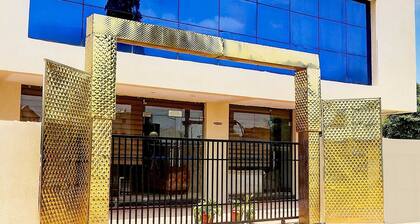 Stadthaus Oak Hoshangabad Capital Mall