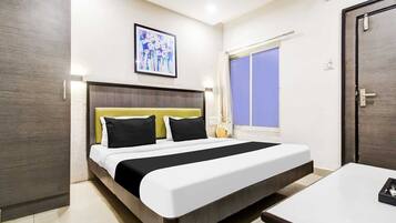 1 chambre, bureau, draps fournis