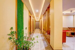 Unclassified image, 2 of 32, button