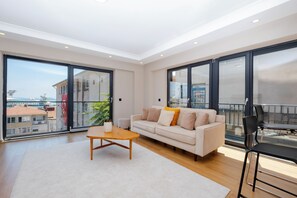 Unclassified image, 3 of 29, button - 2-bedroom Bospohurs View apartment with Elevator and AC (İstanbul)