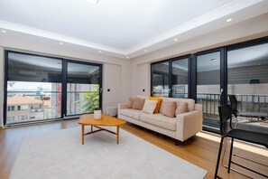 Unclassified image, 2 of 29, button - 2-bedroom Bospohurs View apartment with Elevator and AC (İstanbul)