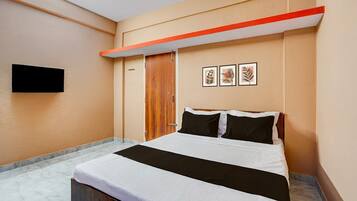 1 Schlafzimmer, Schreibtisch, Bettwäsche