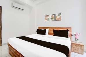 Skrivebord og sengetøy