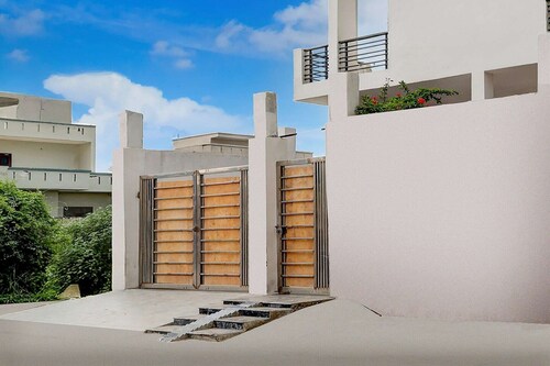 Hotel O Eden Garden Faridabad  Ziva