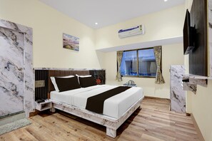 1 bedroom, desk, bed sheets