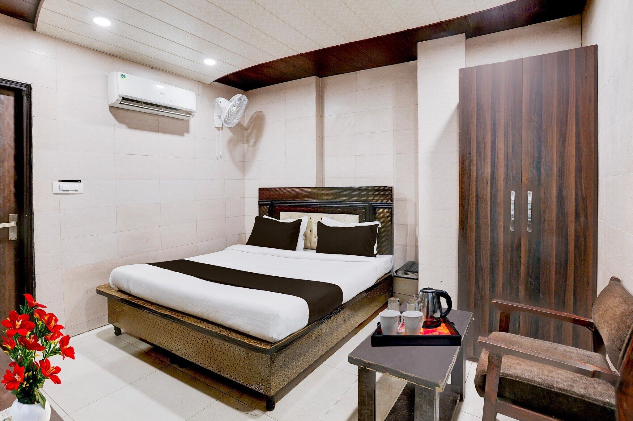 Schreibtisch, Bettwäsche